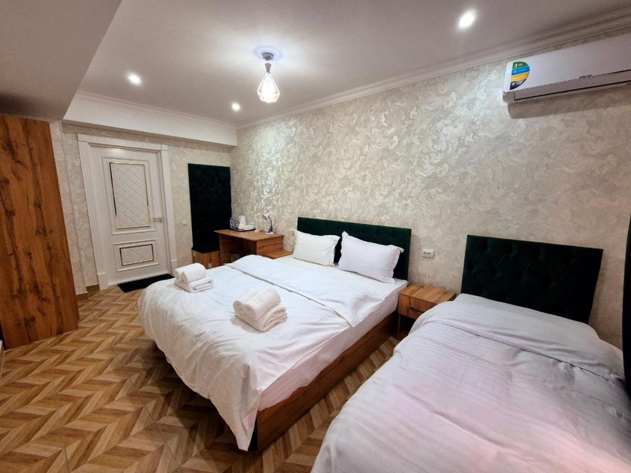 Samarkand Imron Hotel Buitenkant foto