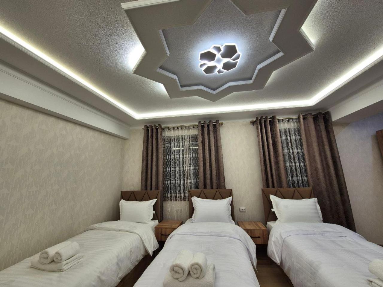 Samarkand Imron Hotel Buitenkant foto