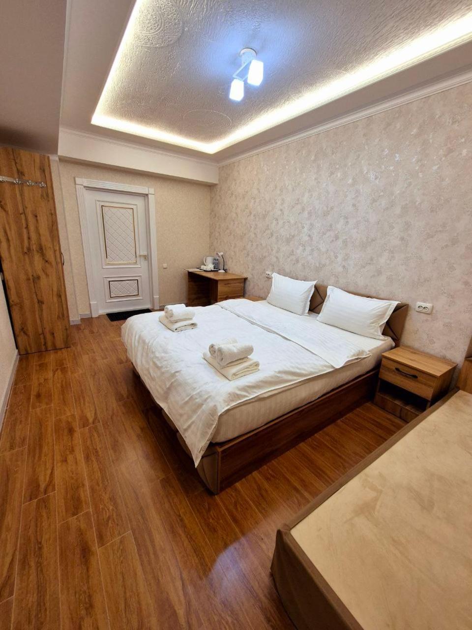 Samarkand Imron Hotel Buitenkant foto
