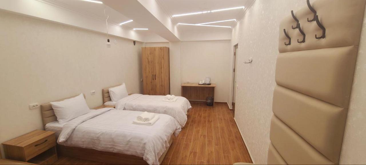 Samarkand Imron Hotel Buitenkant foto