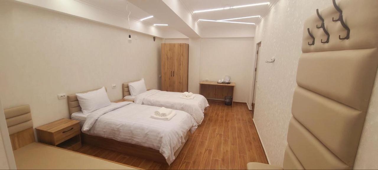 Samarkand Imron Hotel Buitenkant foto