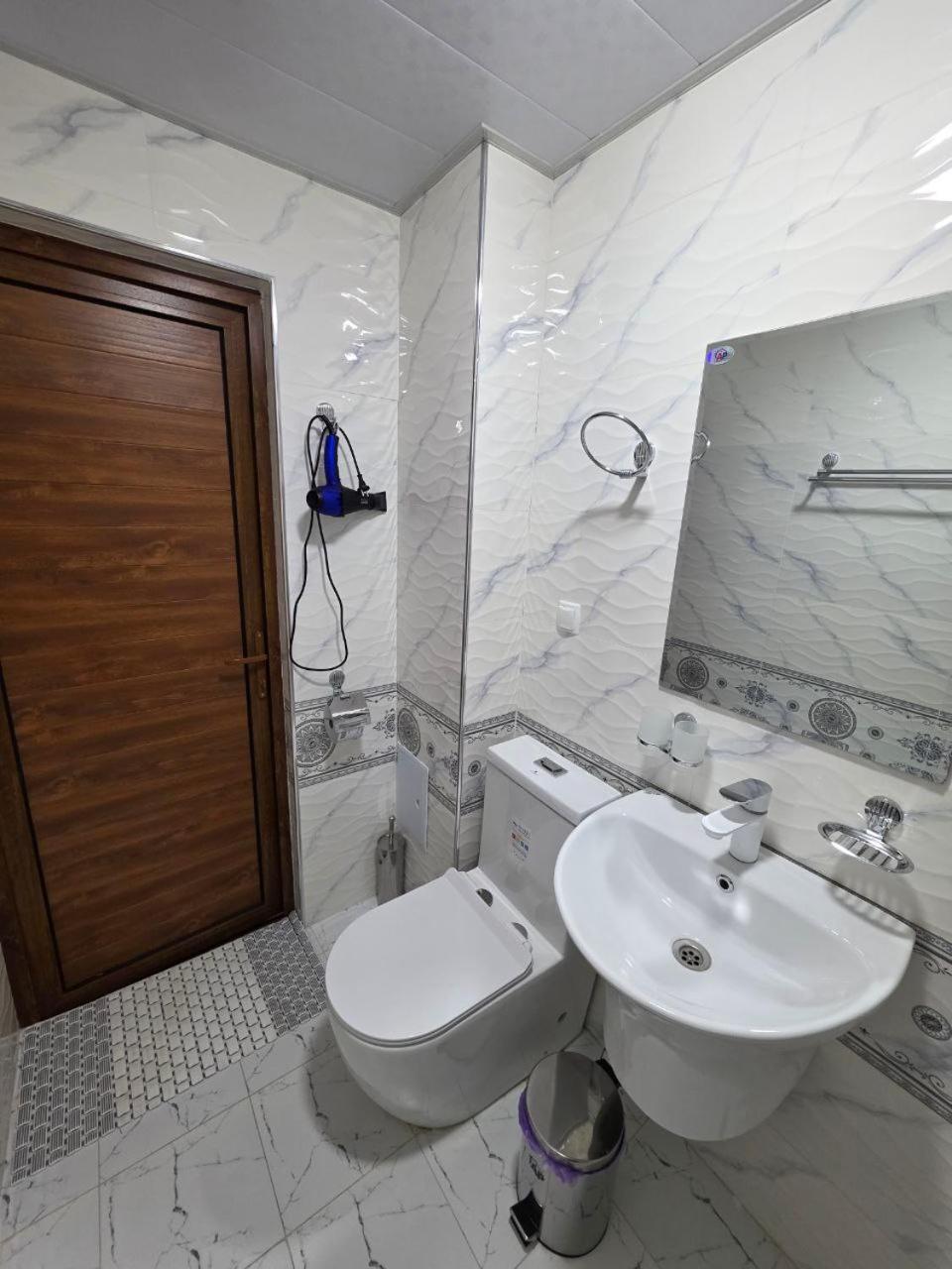 Samarkand Imron Hotel Buitenkant foto